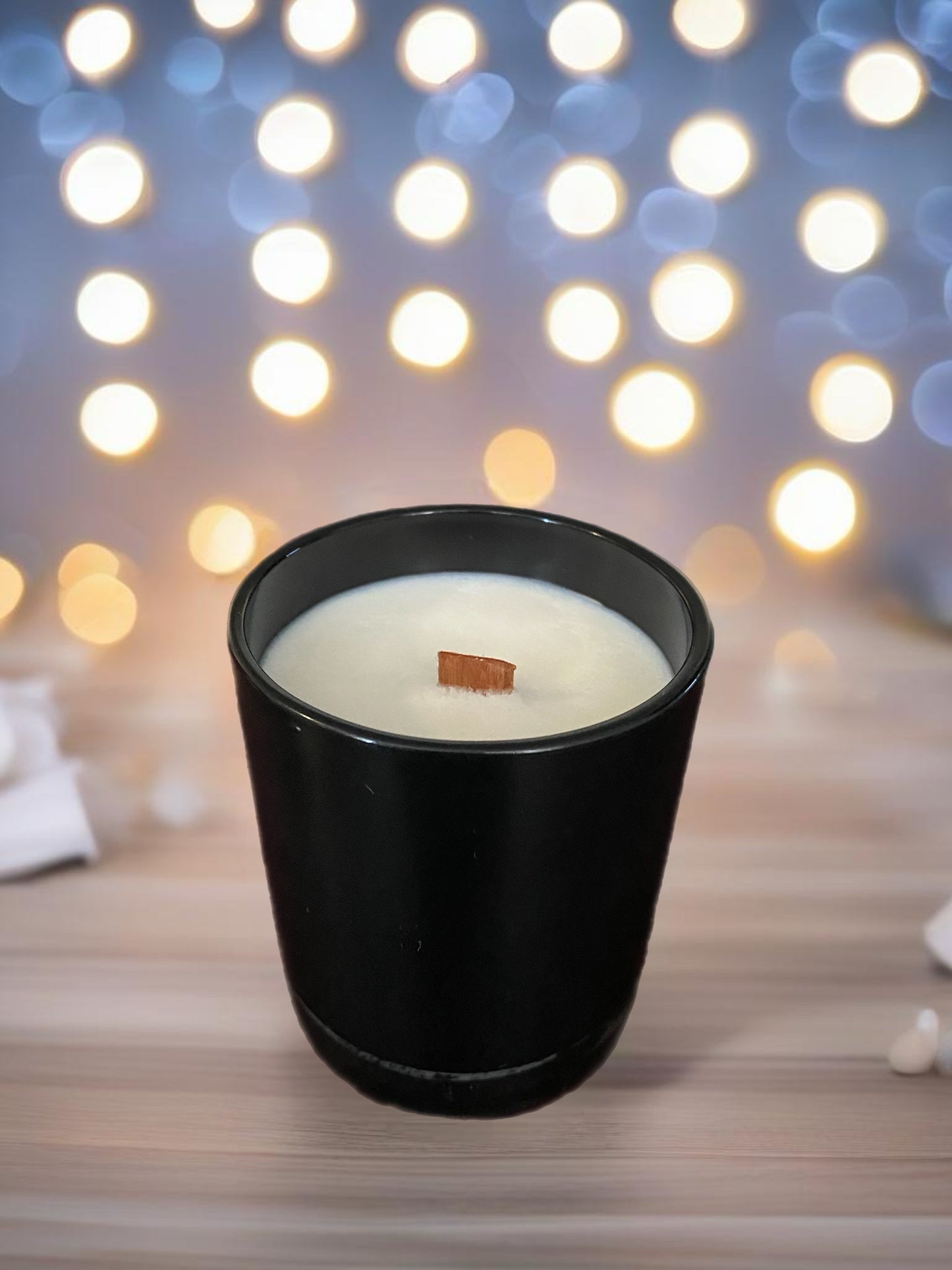 L.A: 10 oz Peaches n Cream Scented Candle